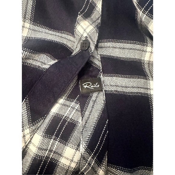Rails Long Sleeve Rayon Button-up Shirt Navy & White Plaid Size Large - Picture 11 of 12